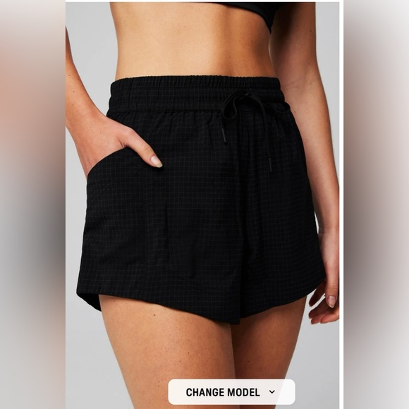 Fabletics - Picture 1 of 2